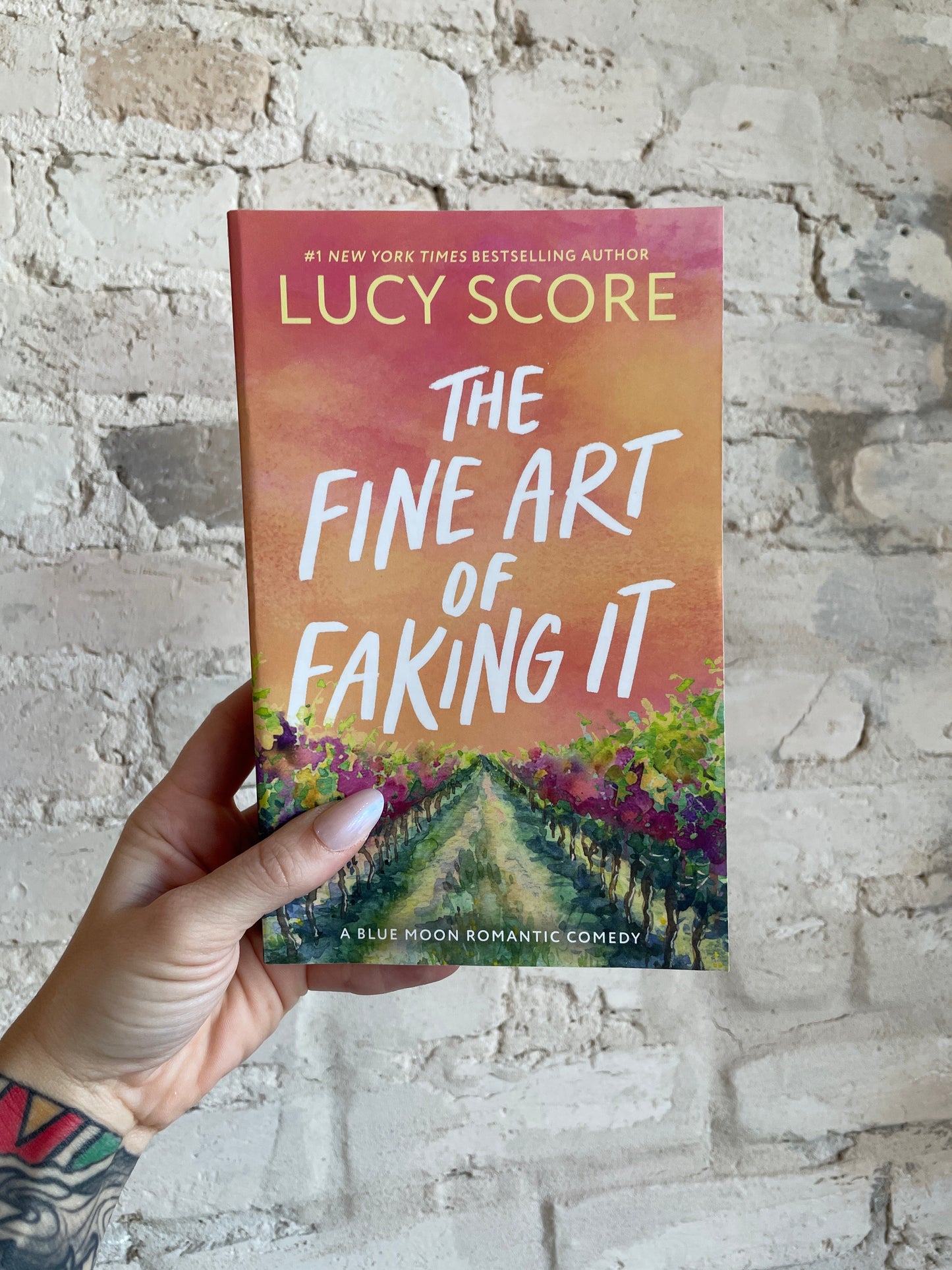 The Fine Art of Faking It by Lucy Score