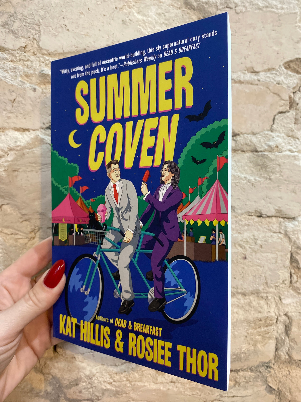 Summer Coven by Kat Hills and Rosiee Thor (A Dead & Breakfast Mystery: Book 2)