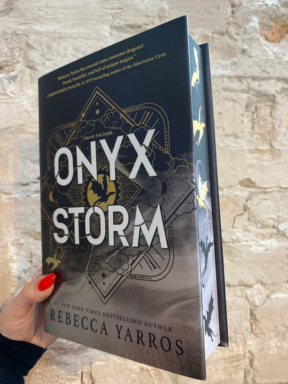 Onyx Storm by Rebecca Yarros (Wing & Claw Collection)