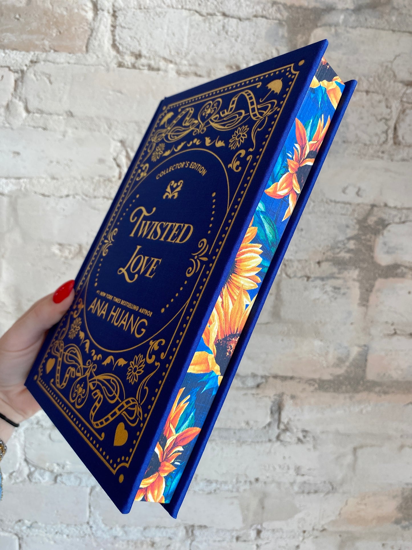 Twisted Love by Ana Huang (Collector's Edition) (Book 1)
